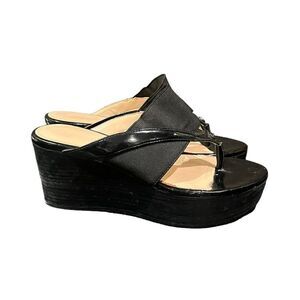 Calvin Klein black Genevieve platform flip flops. Size 5.5‎